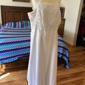 4) Wedding Dress: Short & Sweet